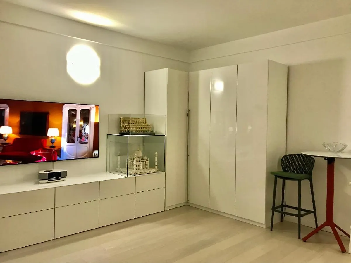 Apartment Lego Milan 0*,